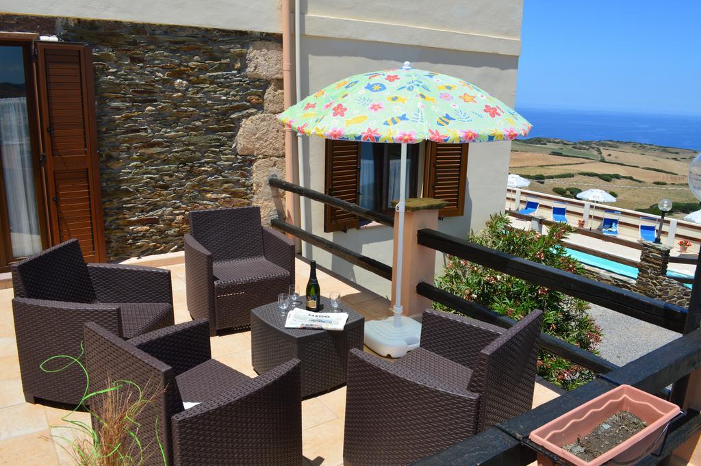 Agriturismo Finagliosu Palmadula Luaran gambar